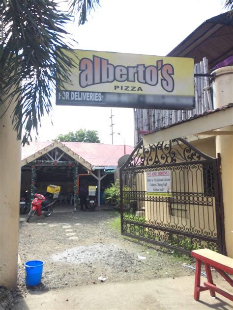 alberto's pizza iloilo|Alberto's Pizza, Lapu.